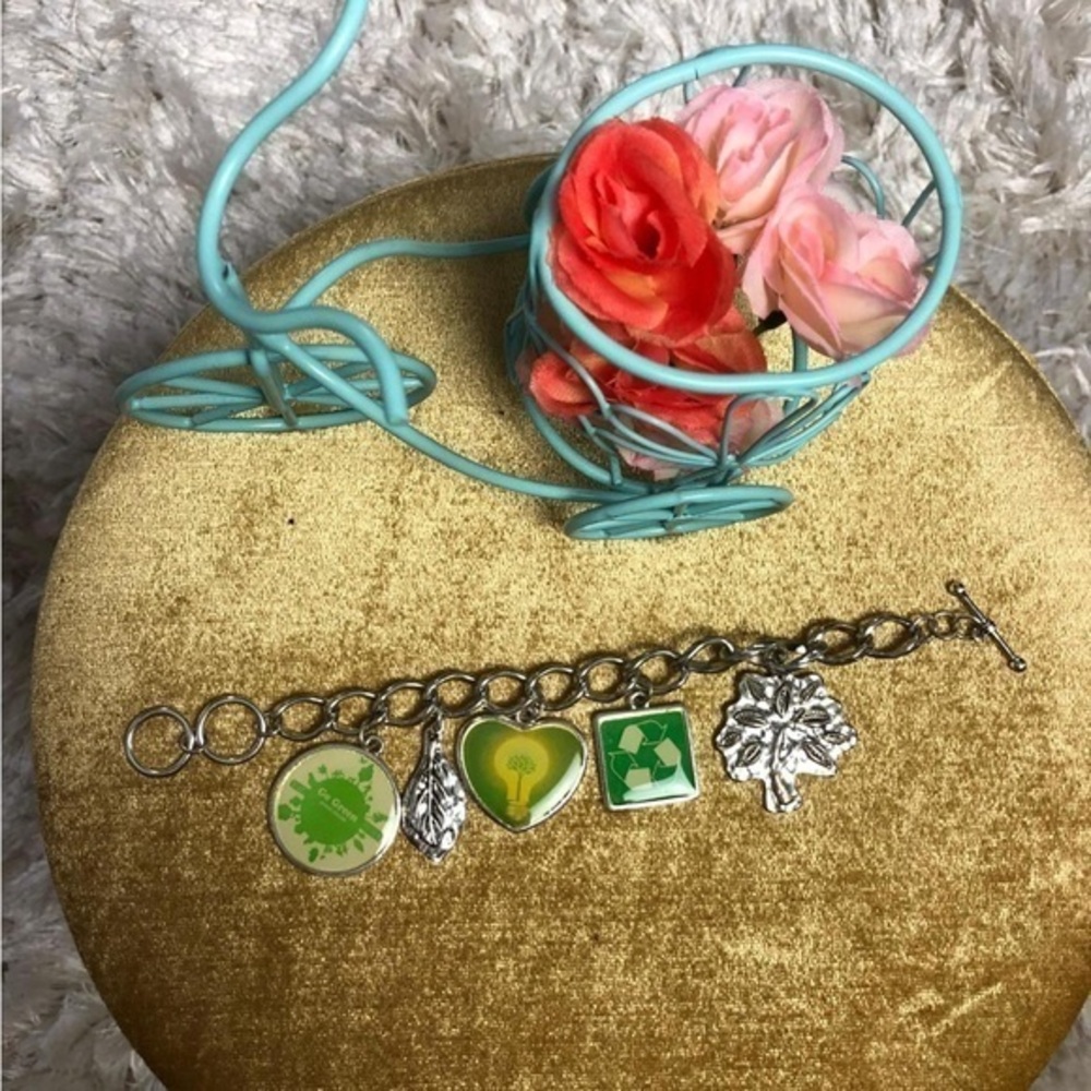 Go Green Silver Tone Earth Day Chunky Charm Bracelet 7” Toggle Environment Tree